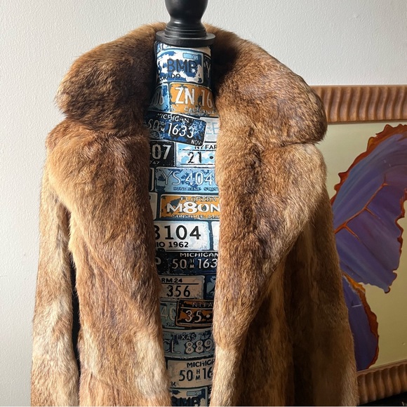 Luxurious real fur coat with satin lining, brown - Picture 7 of 10